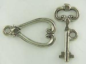 C26 Heart Shaped Toggle w/ Key