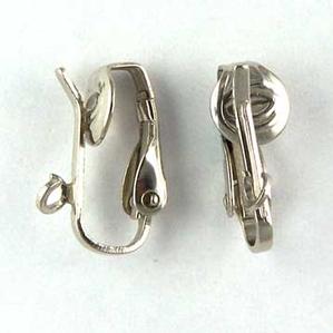E28 Pierced Look Clip-on Earrings
