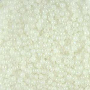 G12-304 10/0 Seed Bead - White Opal Iris