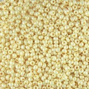 G12-806 10/0 Seed Bead - Eggshell Pearl