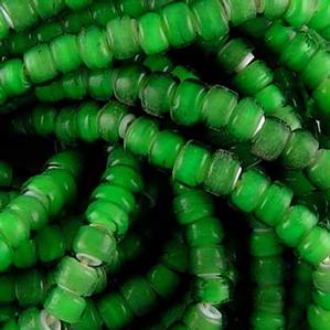 G428-145 8mm White Hearts -  Green Transparent