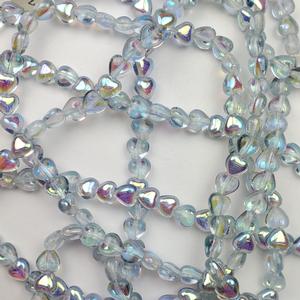 G45-382 - 6mm Hearts - Pale Lavender Blue AB