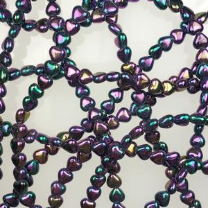 G45-389 - 6mm Hearts - Purple Iris