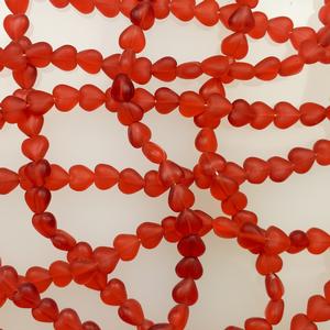 G45-917 - 6mm Hearts - Ruby Matte