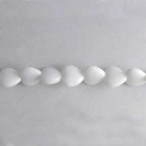 G47-005 10mm Hearts - White Opaque