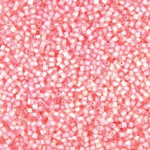 G6-572 15/0 Hex Cut - Pale Pink Colorlined