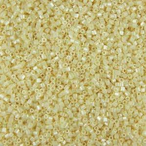 G6-606 15/0 Hex Cut - Eggshell Luster