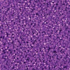 G6-688 15/0 Hex Cut - Dark Lavender Luster