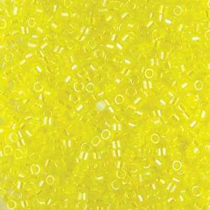 G7D-537 Delica - Lined Pale Yellow Iris (DB53)