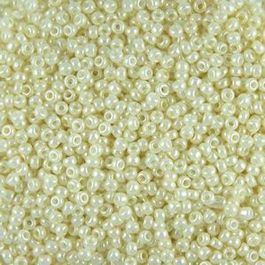 G7J-604  11/0 Seed Ivory Luster