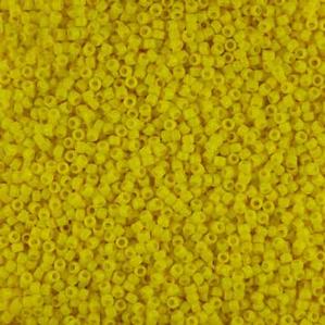 G8-034 15/0 Seed - Dark Yellow Opaque
