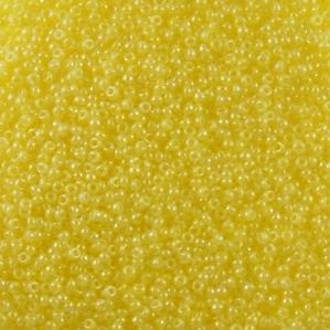 G8-638 15/0 Seed - Pale Yellow Luster