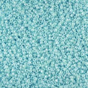 G8-662 15/0 Seed - Light Blue Luster