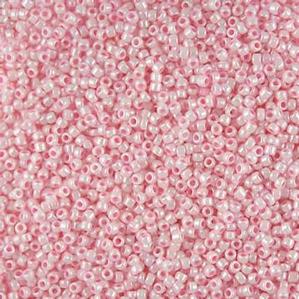 G8-672 15/0 Seed - Light Pink Luster