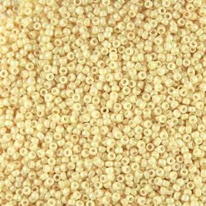 G8-806 15/0 Seed - Eggshell Pearl