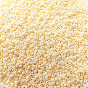 G8-9004 15/0 Seed - Ivory Matte