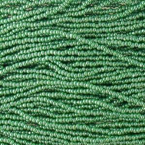 G7C-645 11/0 Charlotte Cut-Green Opaque Luster